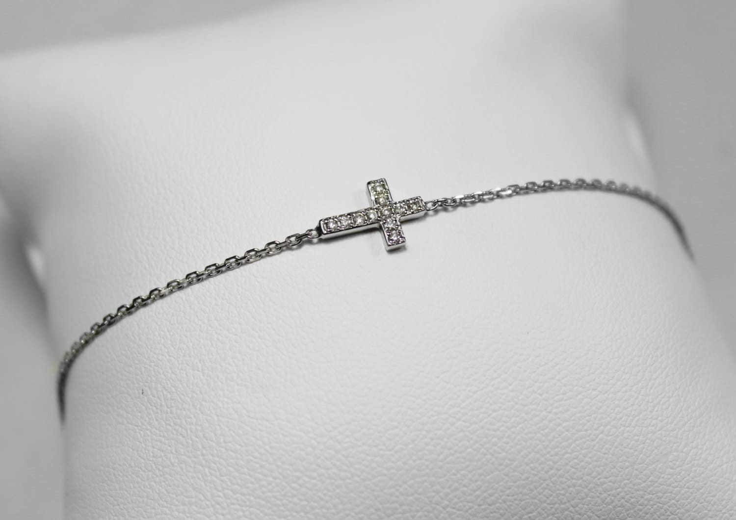 Gold White Diamond Bracelet and Cross White 750