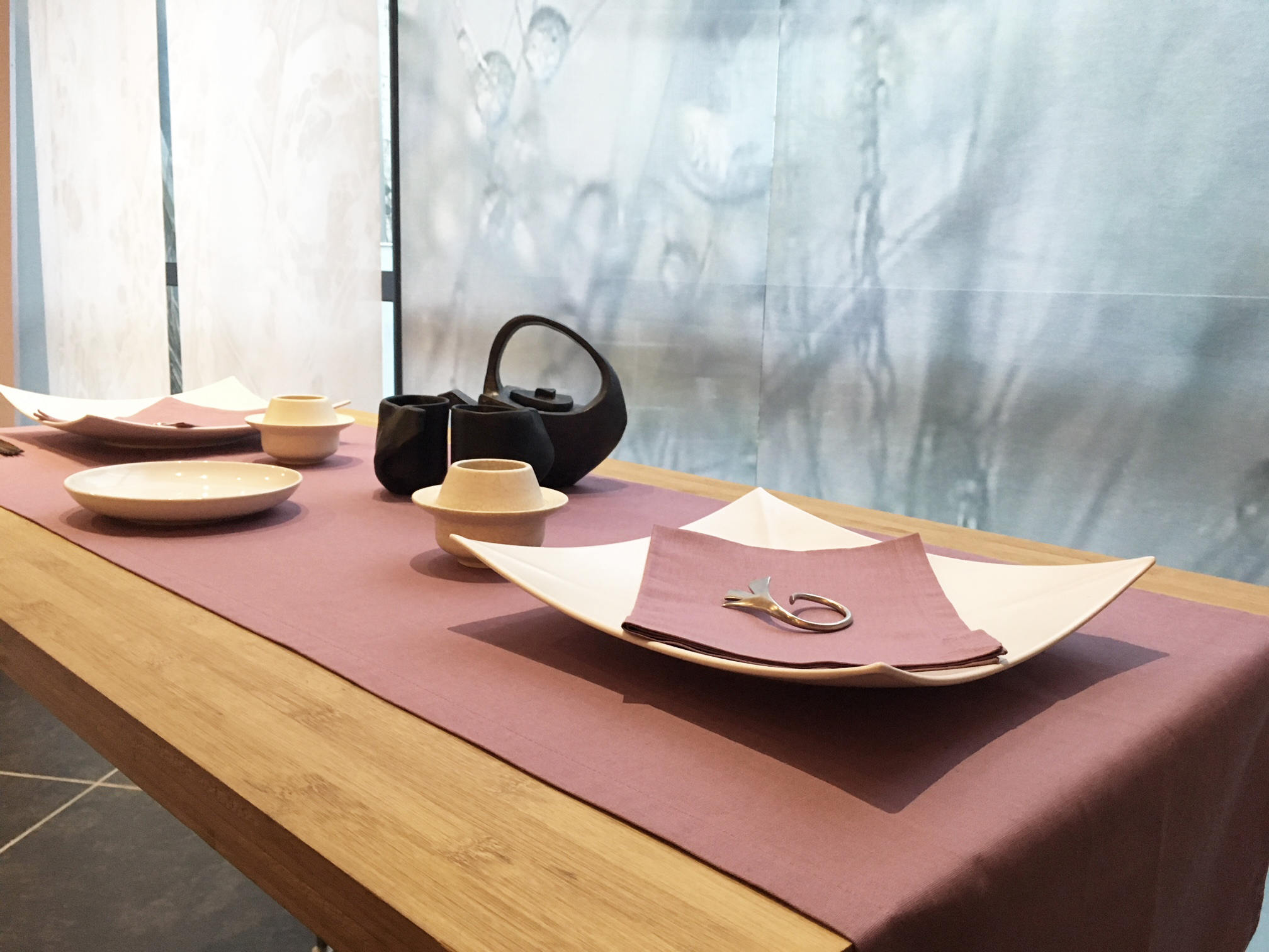 Chemin de Table Mauve 1M80 + 6 Serviettes Assorties, 100% Lin