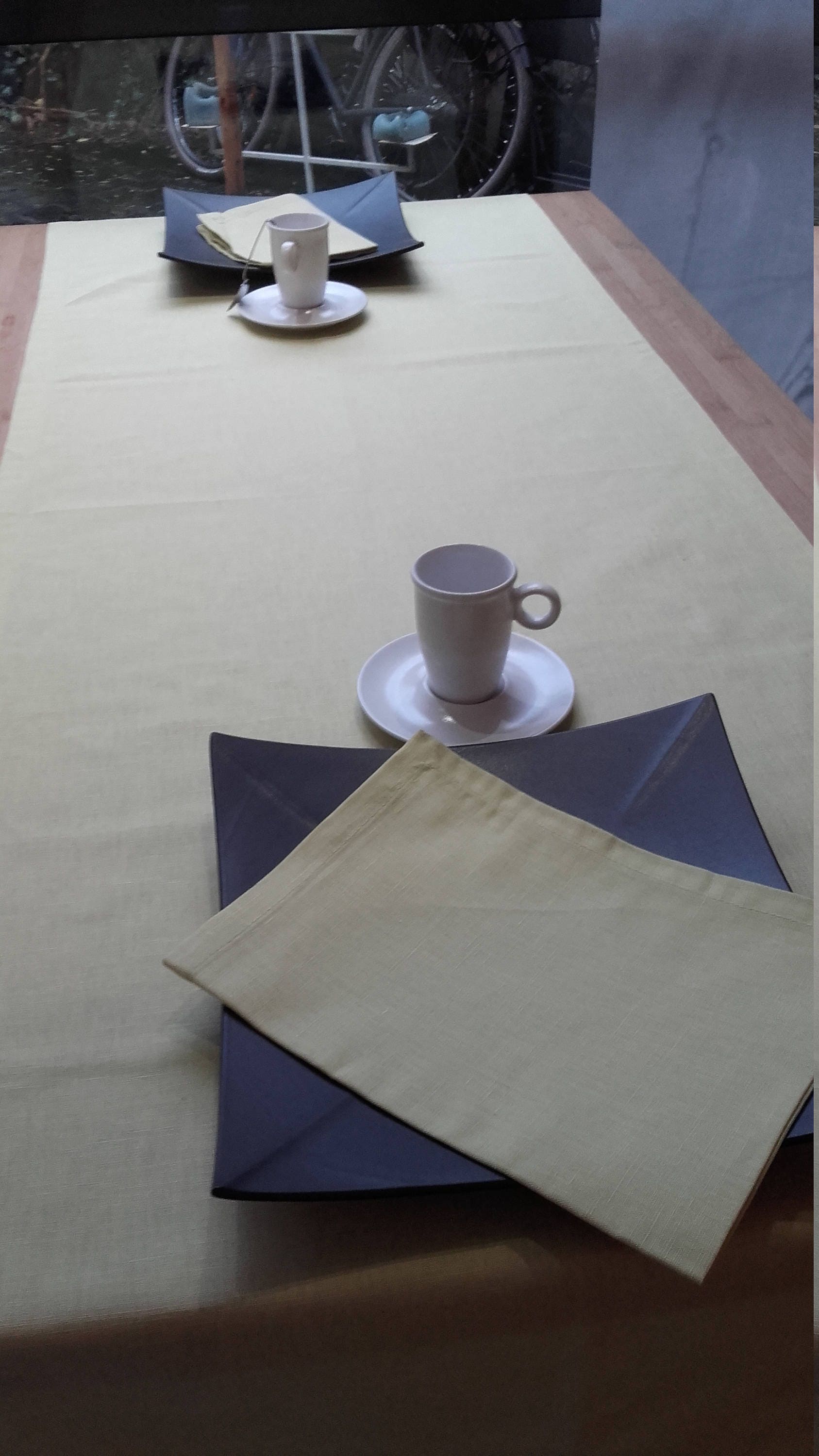 Chemin de Table Tilleul 2M50 + 6 Serviettes Assorties, 100% Lin