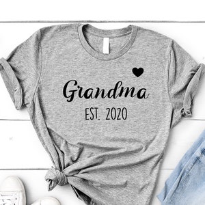 Grandma to be gift, Grandma to be Shirt, New Grandma shirt, Personalised Grandma T-Shirt Gift - 2941