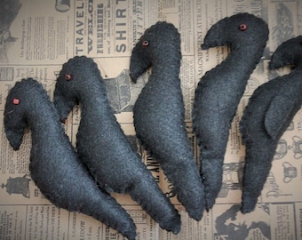 Crow Ornament-Black Primitive felt crows-Crow decor-Halloween decor-Dark decor-Black crow decor-Primitive decor-Country decor-crows