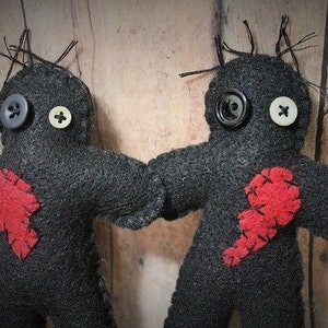 Black VooDoo style dolls-Dark Valentine dolls-Broken heart-BFF dolls-Primitive felt dark dolls-Set of 2 Dark Love dolls-Break-up dolls image 1