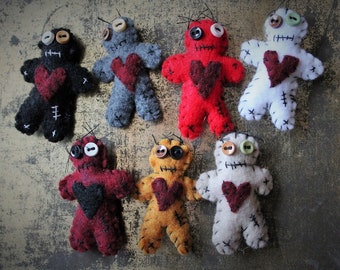 Mini VooDoo dolls-Tiny Voo doo dolls-Halloween decor-Primitive-Zombie dolls-Felt Handmade voodoo dolls-Halloween wedding-very small-2in doll