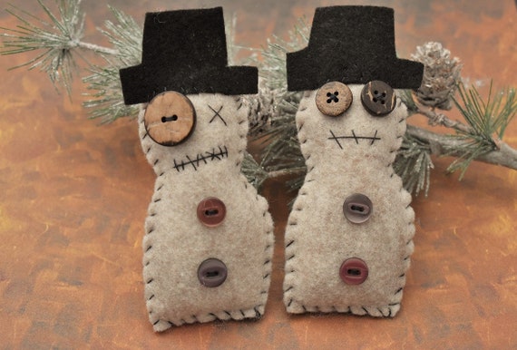 Primitive Snowmen-Ugly Cute snowmen-Dark Christmas-Primitive Christmas-Grungy monster snowmen-Unusual Christmas decor-Creepy snowmen