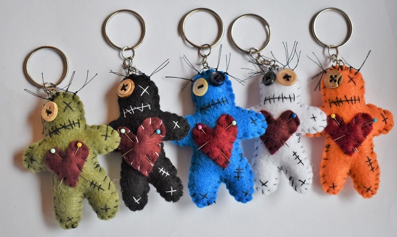 Voodoo Doll Keychain-Back pack charms-Mini 3 inch voodoo doll with keychain-Dark gifts-Halloween gifts-Voodoo party favors-Doll key fob 