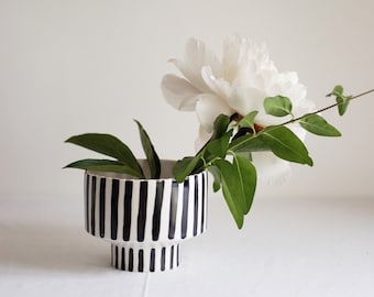 Stripes Bowl with Gold Rim, Golden Ceramics, Luxurious modern handmade gift