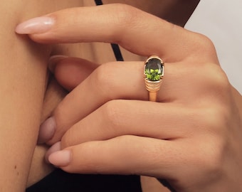 Gold Ring mit ovalem grünen Stein 18k vergoldet Edelstahl • Siegelring Kuppelring • Wasserfest, Nickelfrei • Vintage • Geschenk für Sie