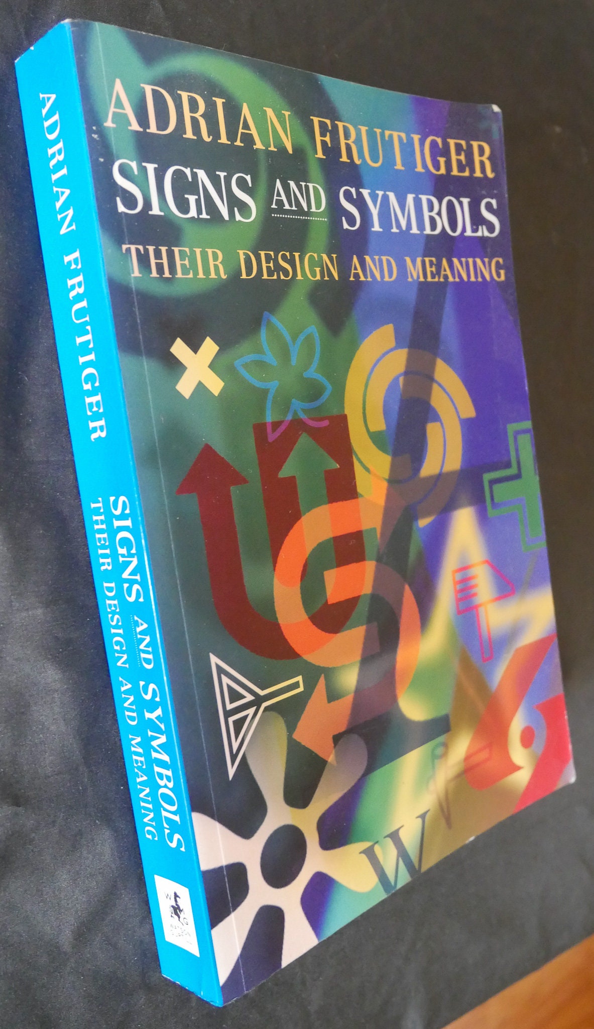 ©︎1998 Adrian Frutiger art book 1998 Adrian Frutiger art book