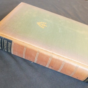 Of Human Bondage (1936) W. Somerseta Maughama - Pierwsze wydanie handlowe z ilustrowanymi planszami Randolfa Schwabe'a. Stan VG, brak DJ-a