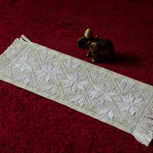 Wellspring - Star Alatyr - Ethno Ukrainian Traditional Pattern - Slavic Obereg Symbol - White on Linen Embroidered Mini Rug