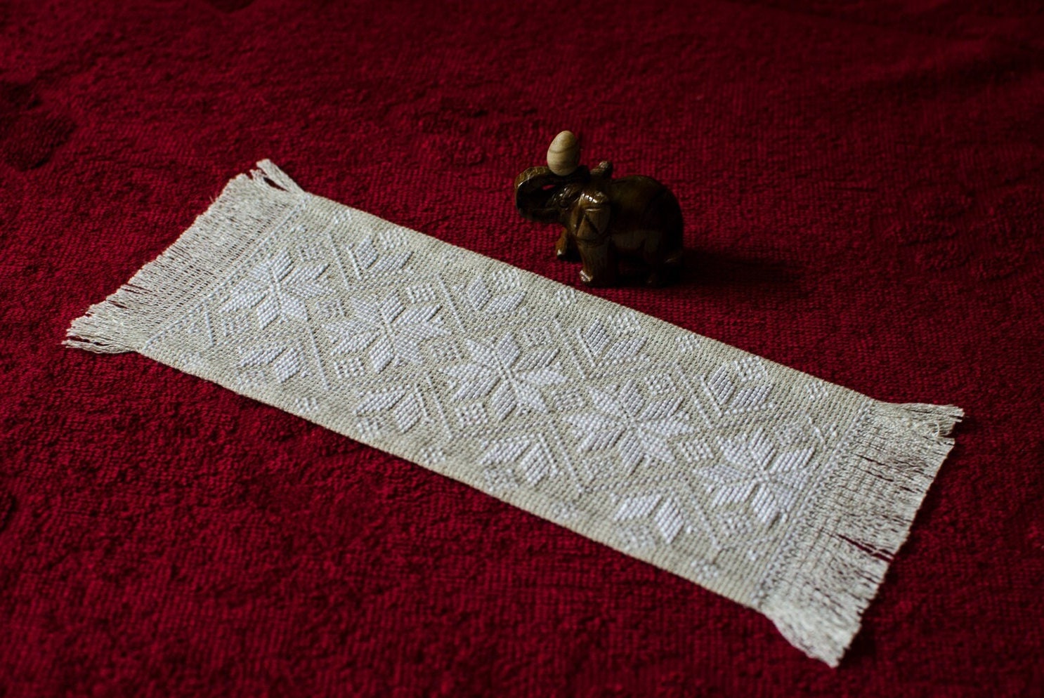 Wellspring - Star Alatyr - Ethno Ukrainian Traditional Pattern - Slavic Obereg Symbol - White on Linen Embroidered Mini Rug