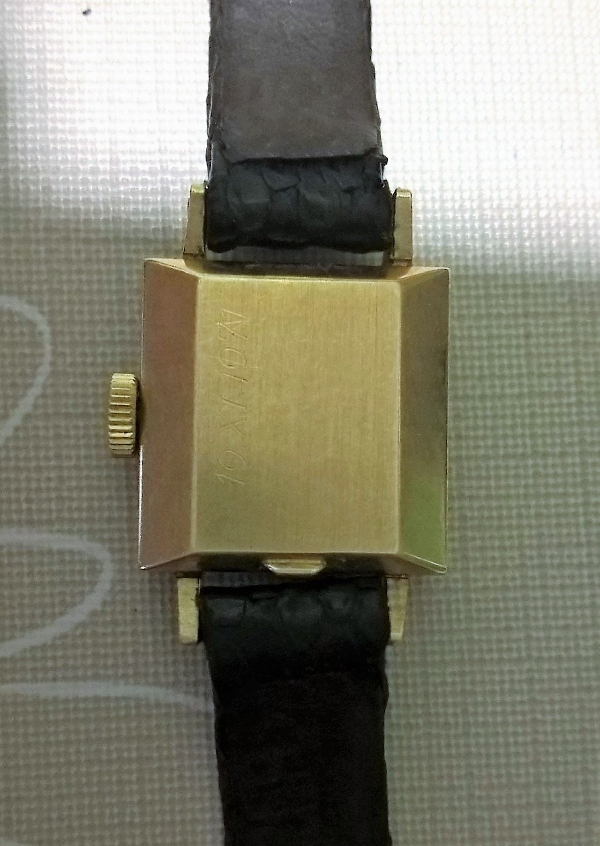 Vintage IWC SCHAFFHAUSEN 18k Yellow Gold Square Lady Wristwatch Collectible Watch Cocktail Minimalist Modern Swiss Timepiece Collectors Item Etsy UK