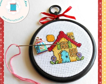 House Needle Minder - Tiny House Needle Magnet - Cupcake Needle Minder - Gift for Quilters - Embroidery - Cross Stitch - CherryChick