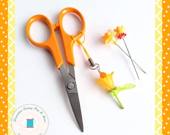 Flower Scissors Fob - Planner Charm - Gift for Quilters - Purse Charm - Beaded Zipper Pull - Scissors Minder - Yoga Bag Charm