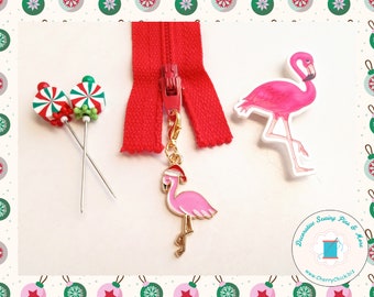 Christmas Flamingo Zipper Pull - Flamingo zipper charm - Flamingo Planner Charms - Flamingo Pull - Flamingo bag charms - Xmas Bag Charm