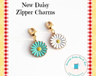 Flower zipper charm pair - Daisy zipper pull pair - Daisy Planner Charms - Daisy Charm - Floral Charm - Flower zipper pull - Flower pull