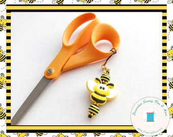 Bee Scissors Minder - Scissors Fob - Planner Charm - Gift for Quilter - Purse Charm - Beaded Zipper Pull - Gift for Seamstress