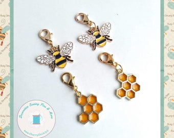 Bee zipper charm pair - Honeycomb zipper pull pair - Bee Planner Charm - Honeycomb Planner Charm - Bee Charms - Gift for quilter