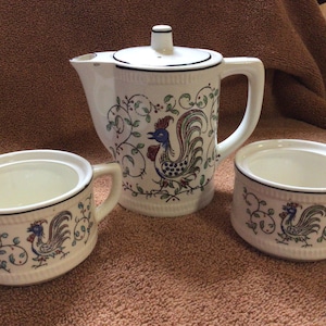 Vintage Coffee Serving Set Rooster Chicken Finials Coffee Pot 