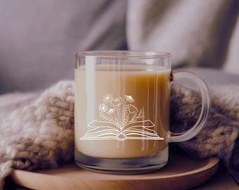 Bücher und Kaffeebecher, Klarglasbecher, Buch-Liebhaber-Kaffeebecher, Transparente Becher, Offenes Buch mit Blumen, Lehrer Geschenk, Lesebecher, Hand gezeichnet