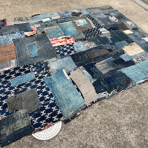 Vintage japonés súper enorme y pesado índigo teñido boro parcheado alfombra #1942