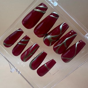 Classic x Elegant Burgundy Medium Coffin Nails with Metallic Accents - Chic Custom Press-On Nail Set for Any Occasion 24pcs