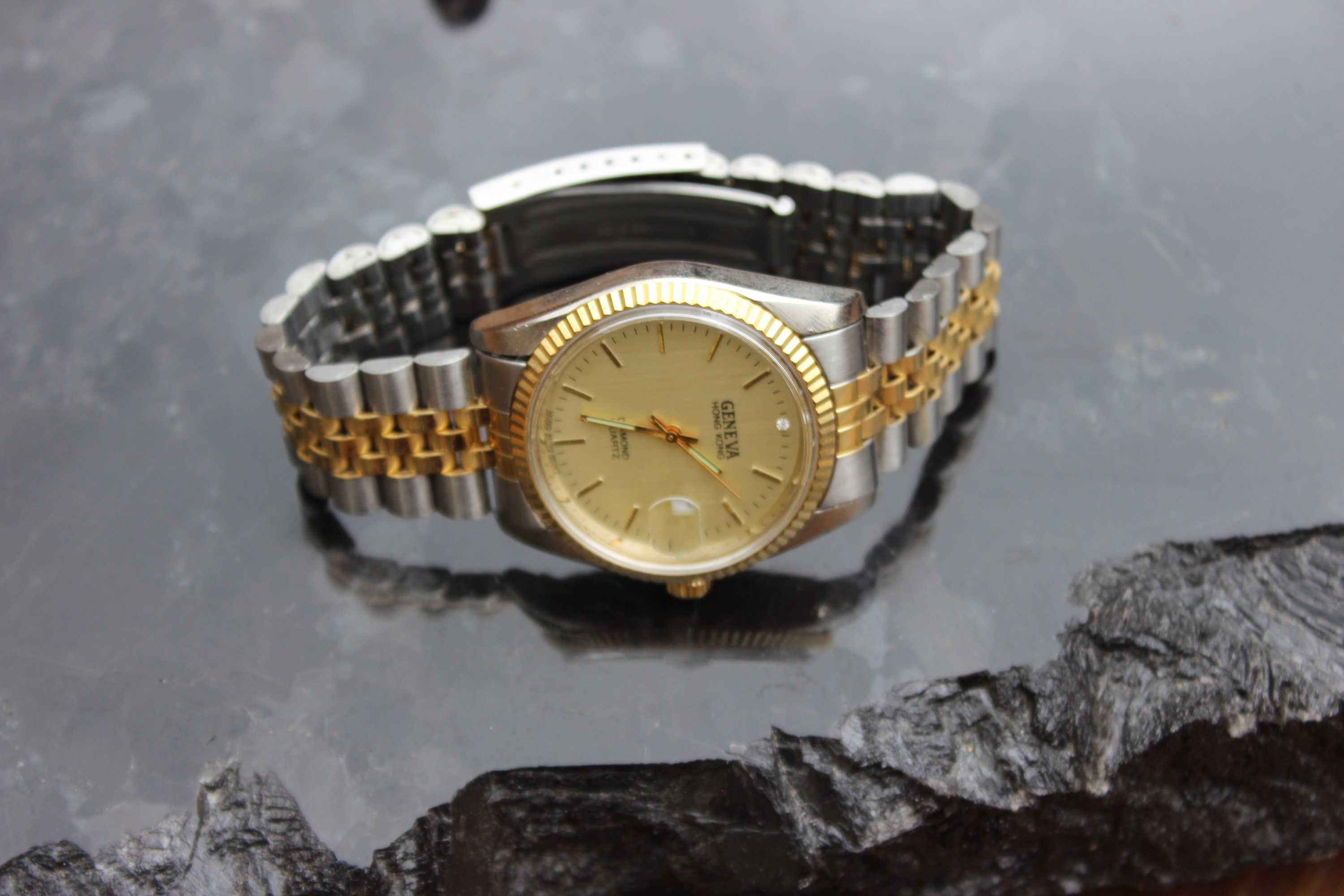 Men's 1960's Vintage Geneva Diamond Quartz Working Windup