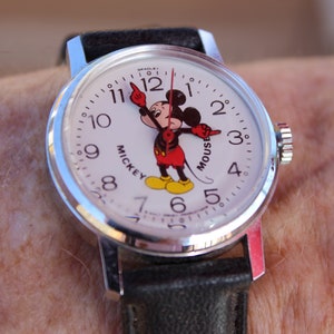 Wind-up Mickey Mouse Watch Bradley &quot;Slim Boy&quot; #47 Walt Disney Productions Vintage 1970&#39;s