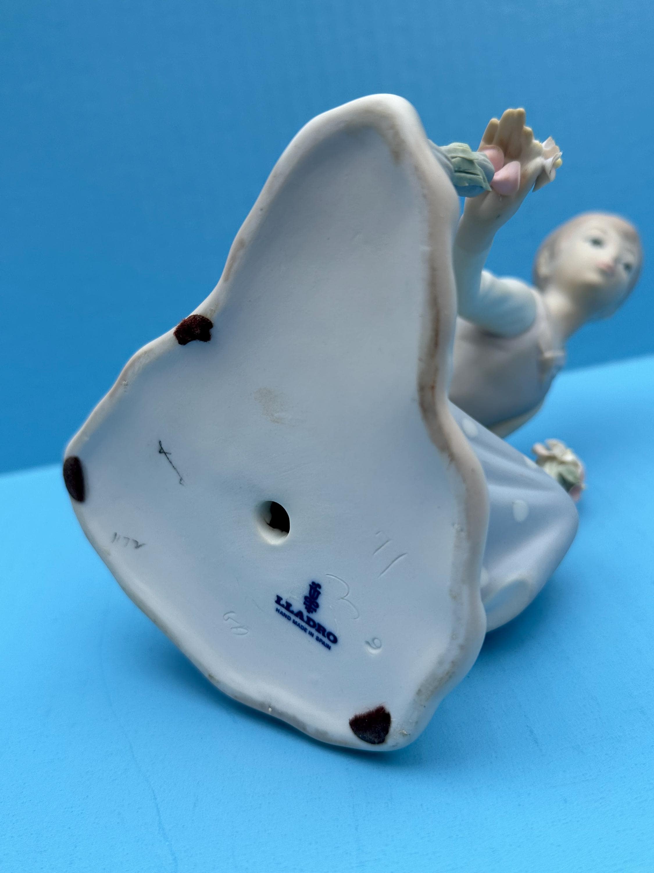 Lladro Girl Picking Flowers - Etsy