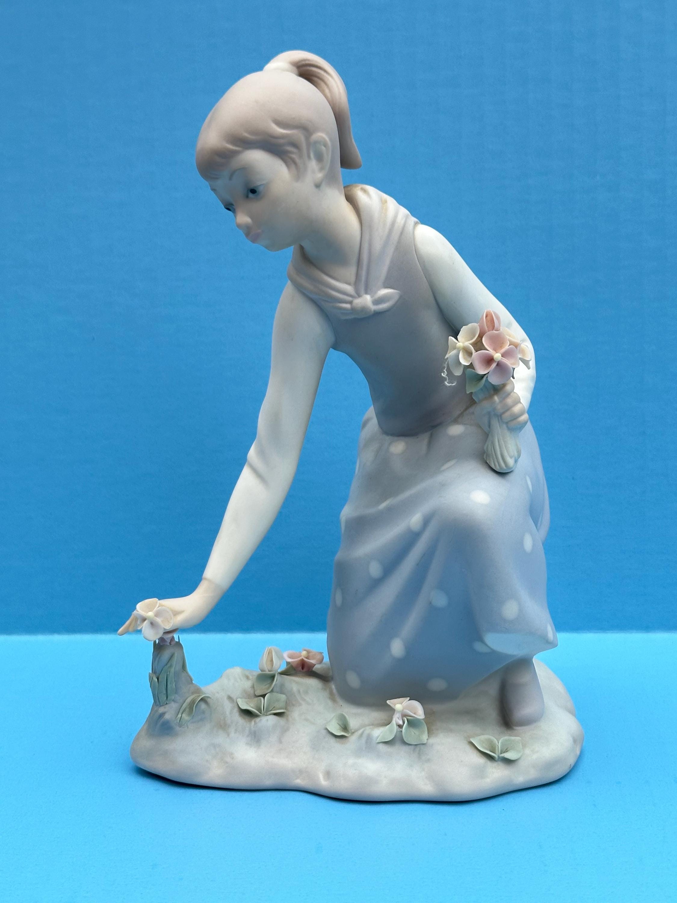 絶版　lladro\"Girl With Geranium\" #3508 LLADRO #3508 