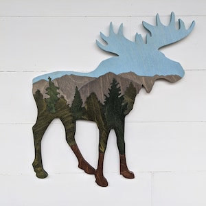 Wooden Moose Wall Hanging: Mountain Skyline Decor