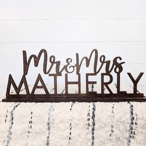 Free-Standing Sweetheart Table Sign | Mr and Mrs Wedding Sign | Last Name Sign | Sweetheart Table| Wedding Sweetheart Table