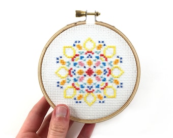 Beginner Cross Stitch Pattern - Mini Mandala Needlepoint Pattern