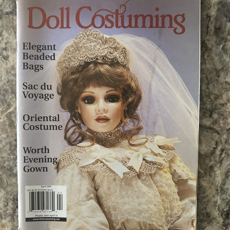Magazine de costumes de poupées, avril 2001 image 1