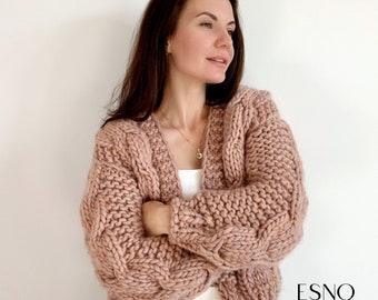 Chunky cardigan Knitting Pattern by ESNQ Knit | Cable knit cardigan Sequoia | Beginner friendly | PDF with Video