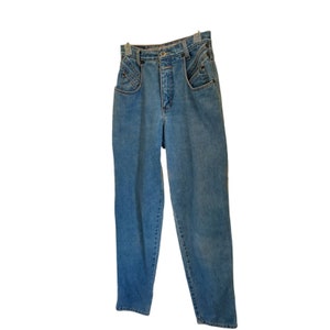 Zena high rise tapered leg size 9 cut 8875 Made in Columbia