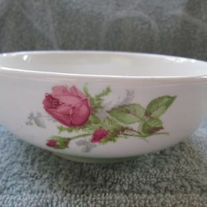 Royal Wood & Son - England - 4 3/4&quot; dessert bowl - WOO215 - semi-porcelain - beautiful rose buds