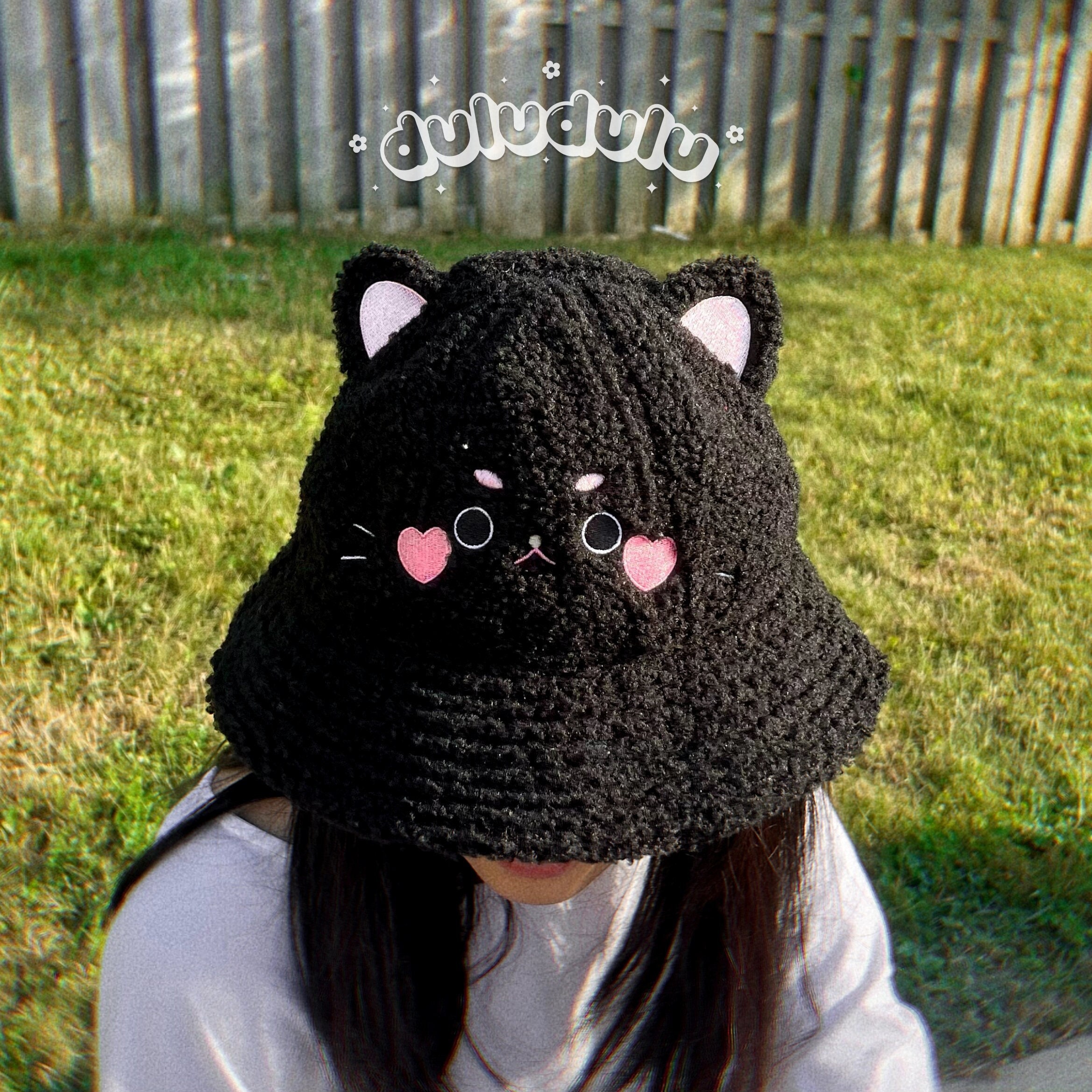 loth cat  Bucket Hat for Sale by zykilsoo13