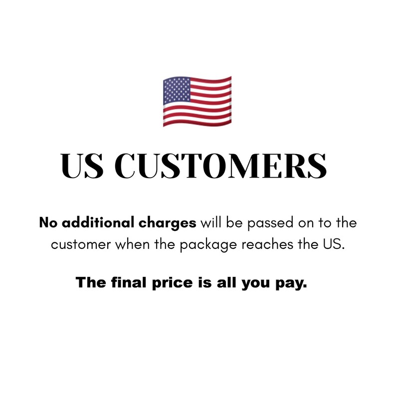 Op de afbeelding: Afbeelding met de tekst "US CUSTOMERS" en een Amerikaanse vlag. De tekst hieronder luidt: "Er worden geen extra kosten in rekening gebracht bij de klant wanneer het pakket de VS bereikt. De uiteindelijke prijs is alles wat u betaalt."