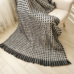 Chunky blanket black white, Thick wool grey knit blanket, 53&quot;x 69&quot;
