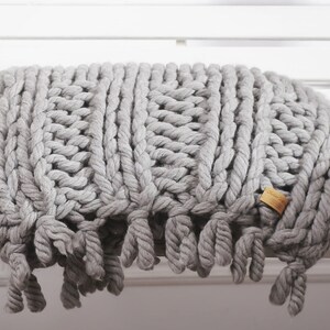 Chunky Knit wool blanket Gray from Australian wool yarn, Giant knit throw blanket, Bulky Wool blanket, Thick Knitted blanket, 47x70 image 3