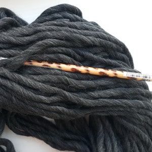 Wool yarn anthracite Chunky yarn Roving merino yarn Super bulky yarn Giant yarn Thick pure wool yarn for Chunky knitting, 6 colors, 100g