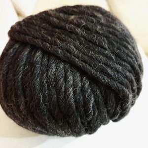 Wool yarn, Black roving yarn, Woolen yarn, Giant yarn, Bulky yarn, Wool yarn, Chunky yarn, Merino wool yarn, Knitting, 100g/65m image 2