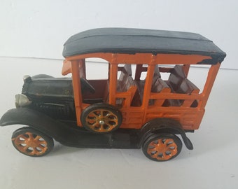 Vintage Cast Iron Staion Wagon/Car/Truck/Bus