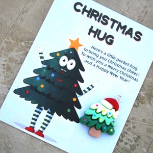 Pocket Hug Weihnachtsbaum - Weihnachtsumarmung, Baum, Liebeszeichen, Ein herzliches Andenken, Erinnerung, geschätzte Zuneigung, ein Geschenk endloser Liebe.