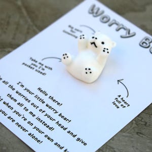 Pocket Hug Bear - Worry Bear Positivity Karte und Geschenk, Ein herzliches Andenken, Erinnerung, geschätzte Zuneigung, ein Geschenk endloser Liebe.