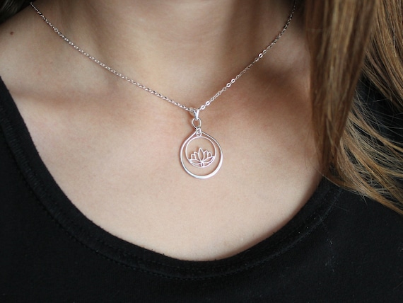 BLOSSOMING LOTUS NECKLACE – SILVERSHOP