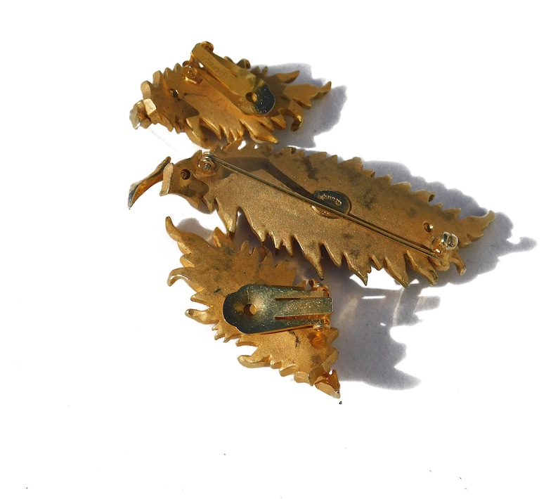 Textured 1910 Detailed Gift for Her Eye Catching VHtF Brooch Goldentone Hattie Carnegie GOLDEN FEATHER Set Clip Earrings Stunning