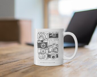 Retro Film Camera Illustration Mug | Vintage Camera Coffee Cup