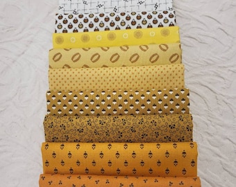 Antique amber, gold and cheddar fat quarters fabric bundle of 10 Civil War prints. High quality cotton. Shirtings, gold, yellow and cheddar